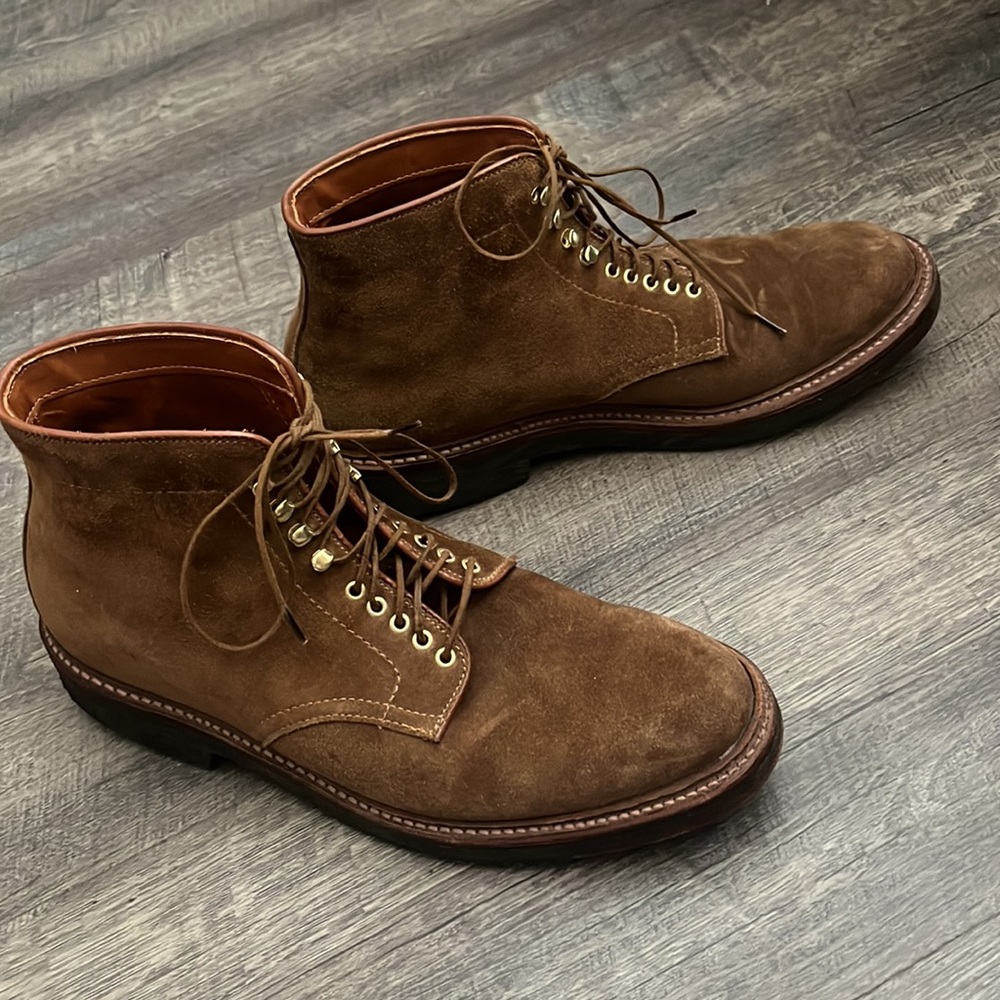 Alden New England Men's 4511H- Plain Toe Commando
Sole Boot - Snuff Suede 8 1/2